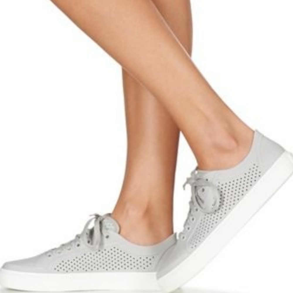 Women's crocs